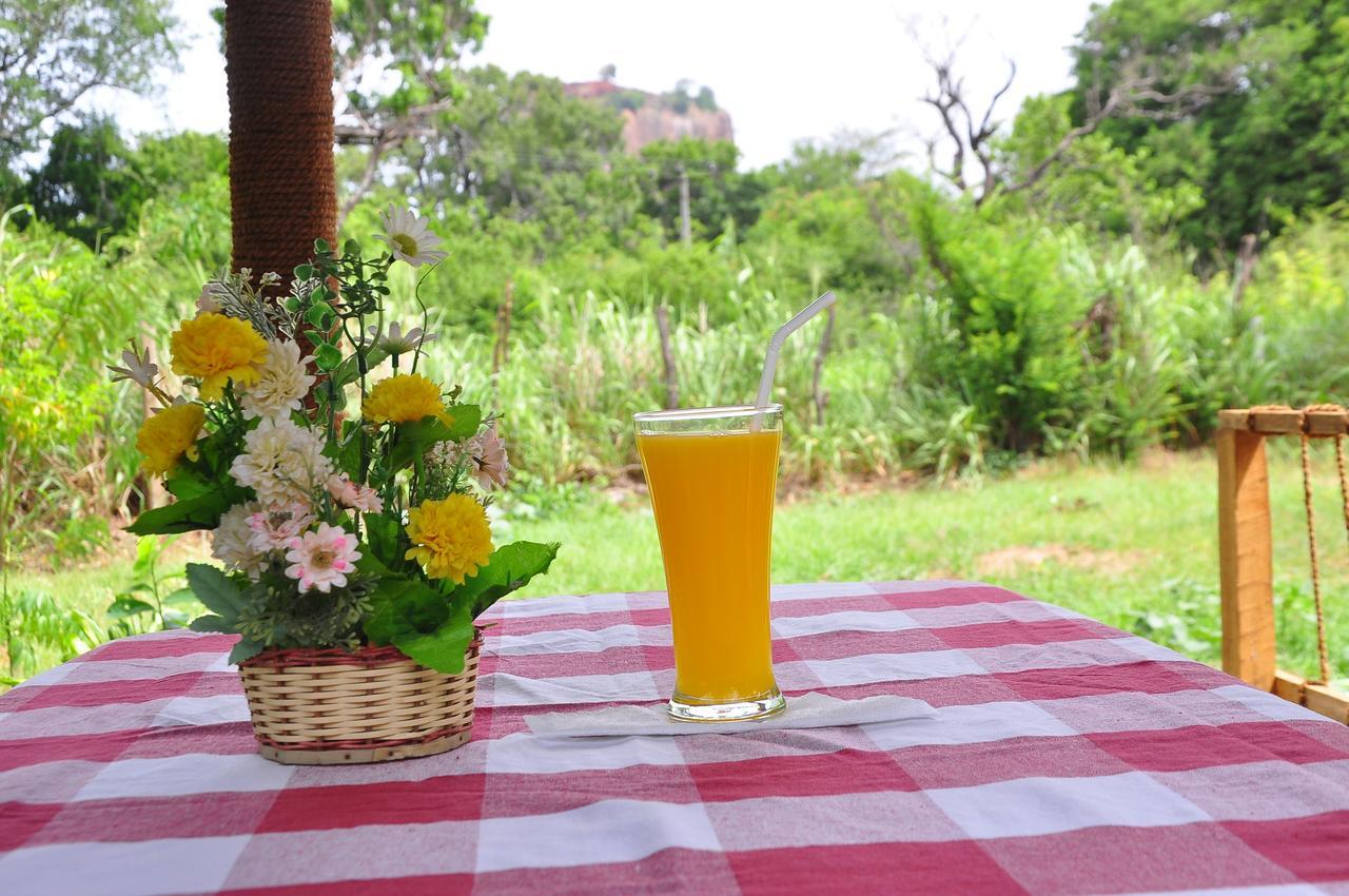 Sigiriya Amenity Home Stay Exterior foto